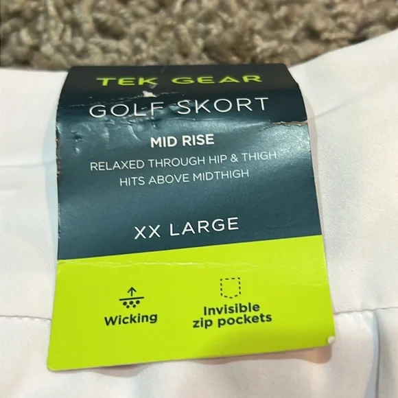 NEW Women’s Golf Skort (XXL) - Picture 2 of 7